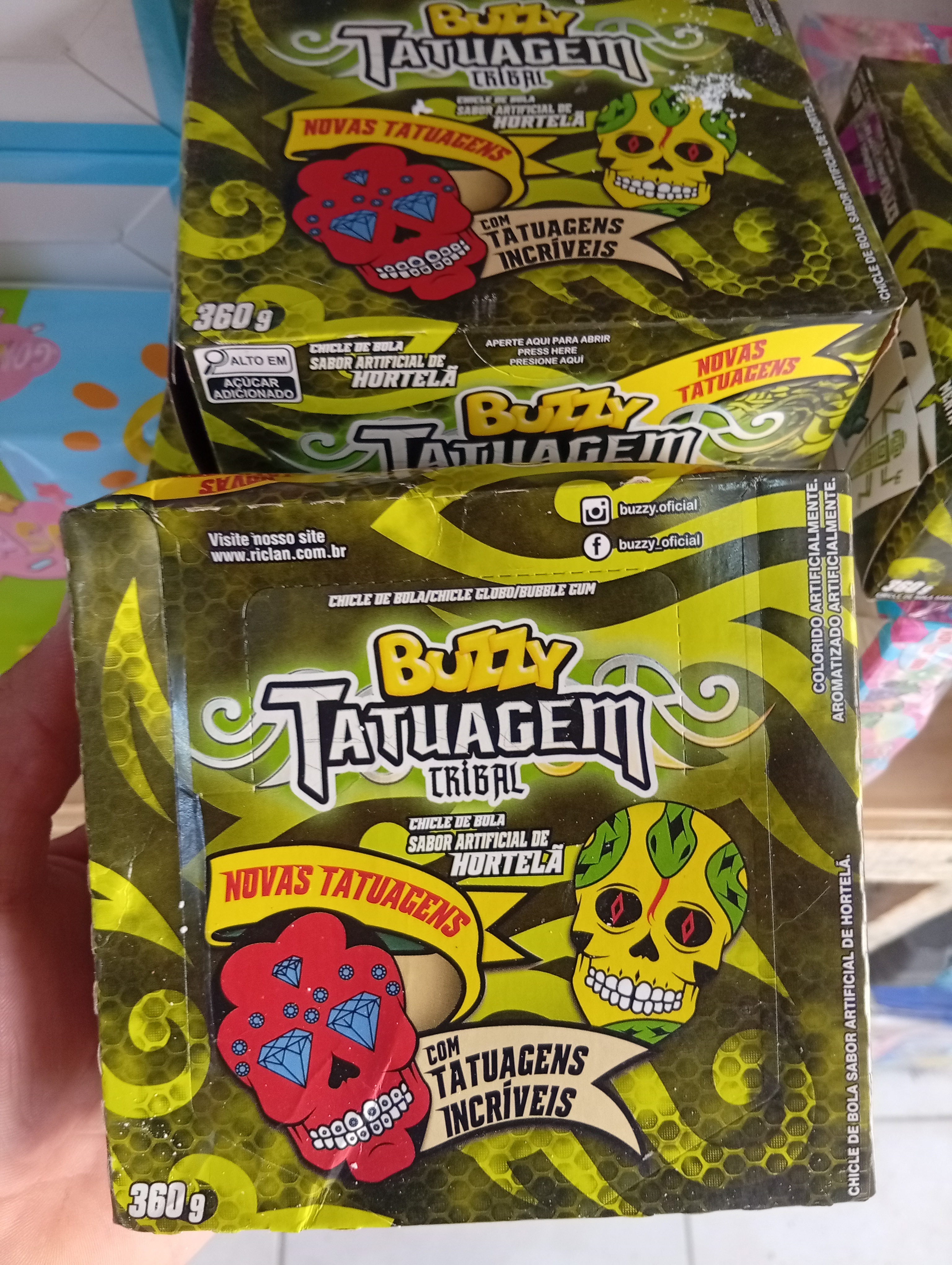 Chicle buzzy + tatuaje x90